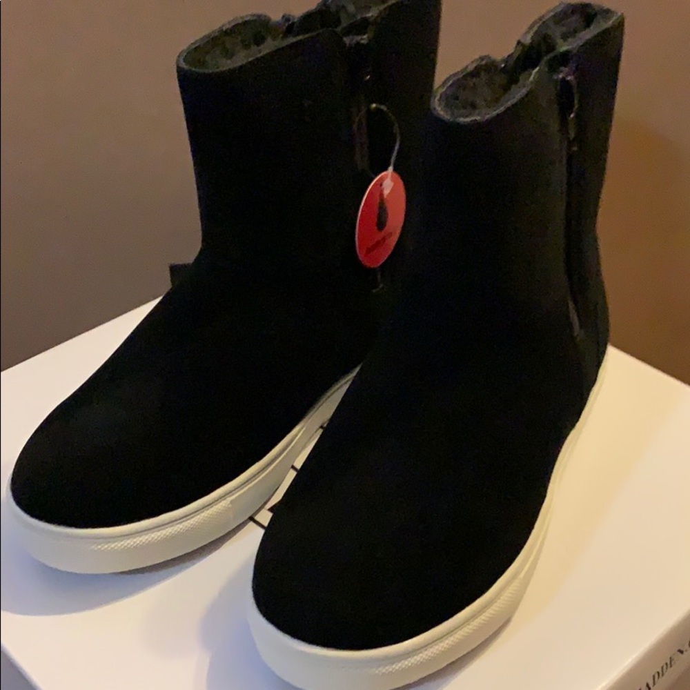 ✨SALE SALE SALE✨Girls Steve Madden boots